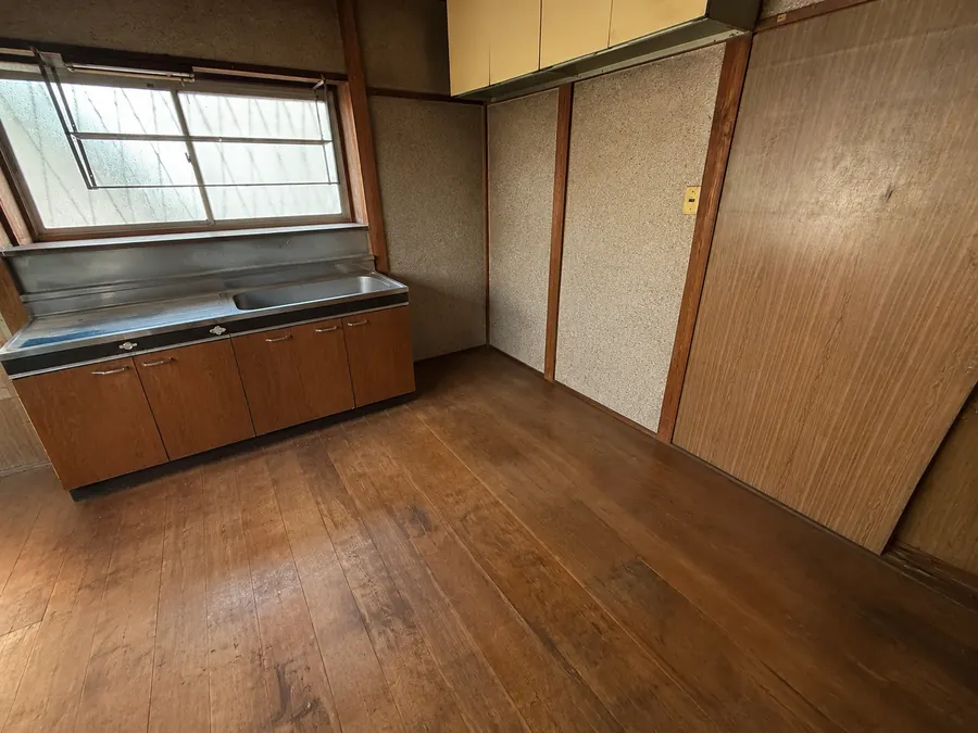 群馬県・台所まわり(ゴミ袋が山積み)の作業後